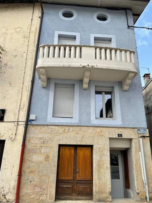 Appartement Sur La Place De Poncin Exterior photo